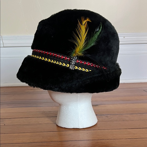 Vintage Faux Fur Tyrolean Alpine Hat with Feathers - Black - Size Small - Unisex - Picture 1 of 7